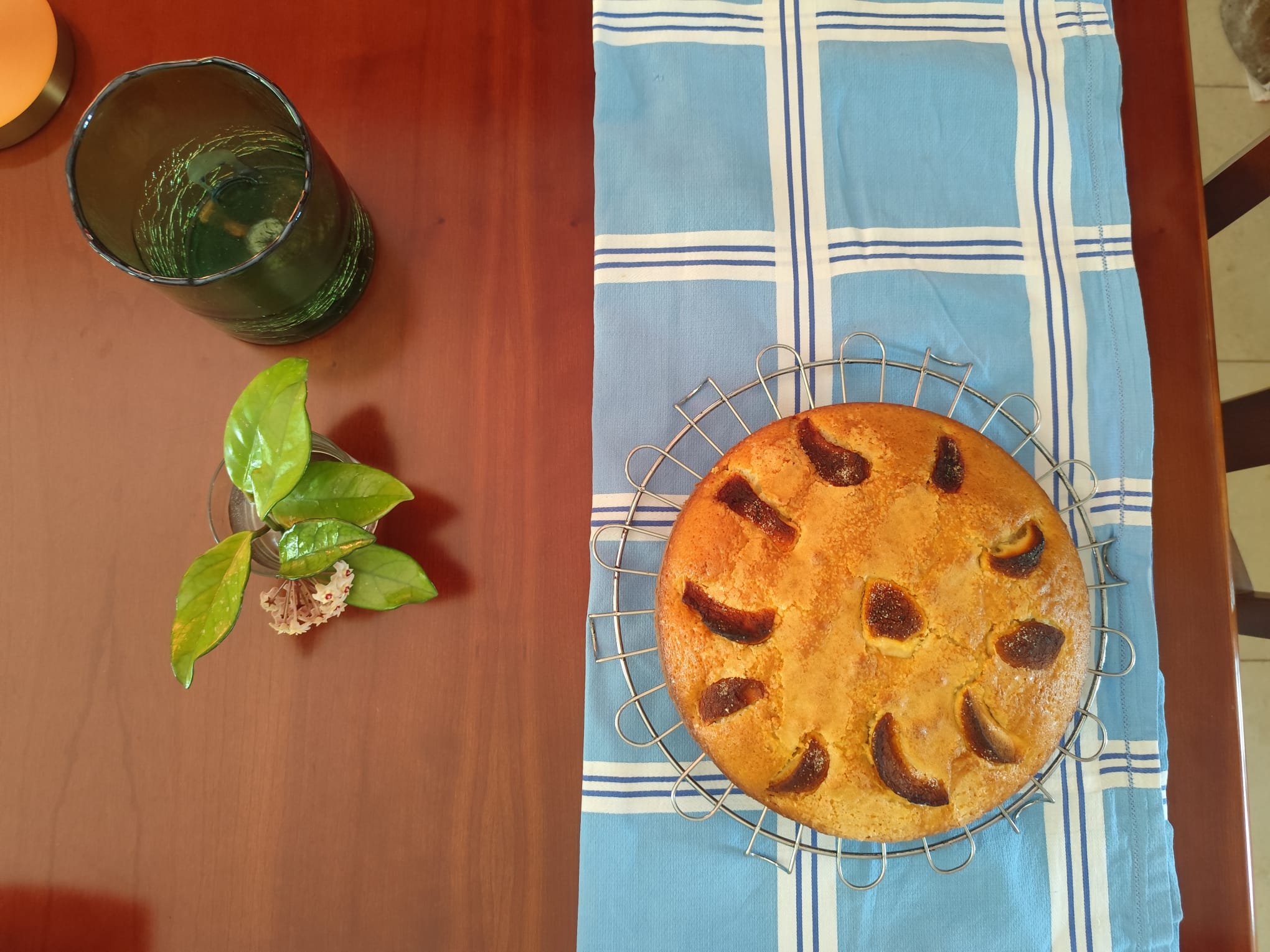Bizcocho de yogur con manzana BORN: una receta fácil, esponjosa y casera